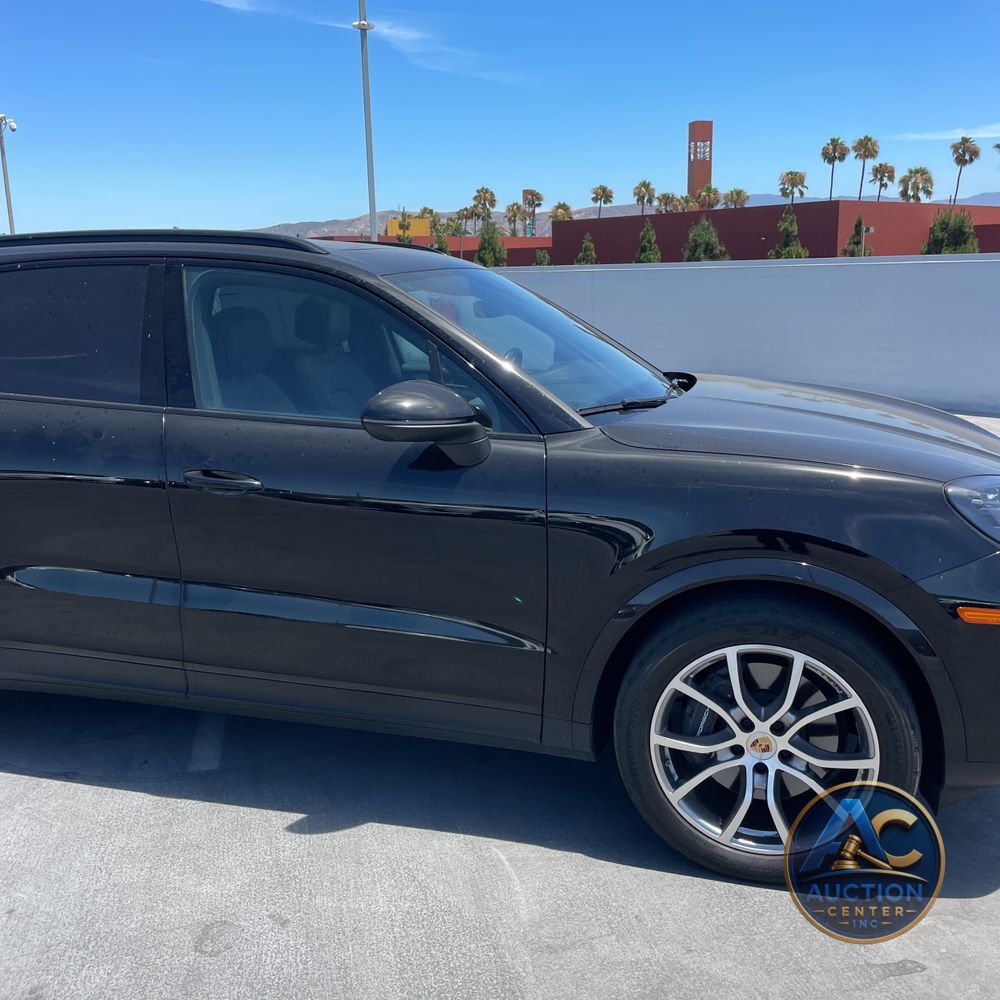 2024 Porsche Cayenne Base