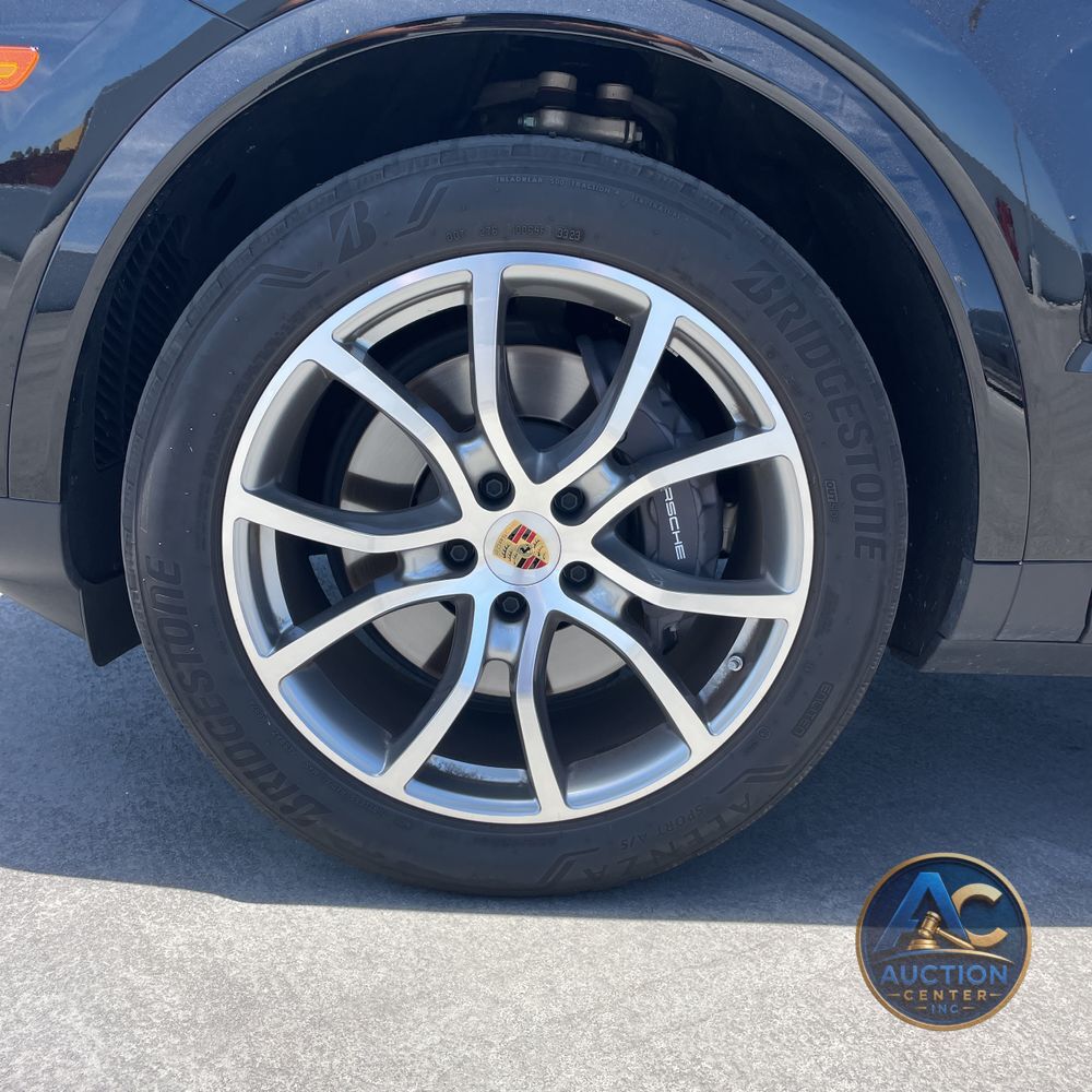 2024 Porsche Cayenne Base
