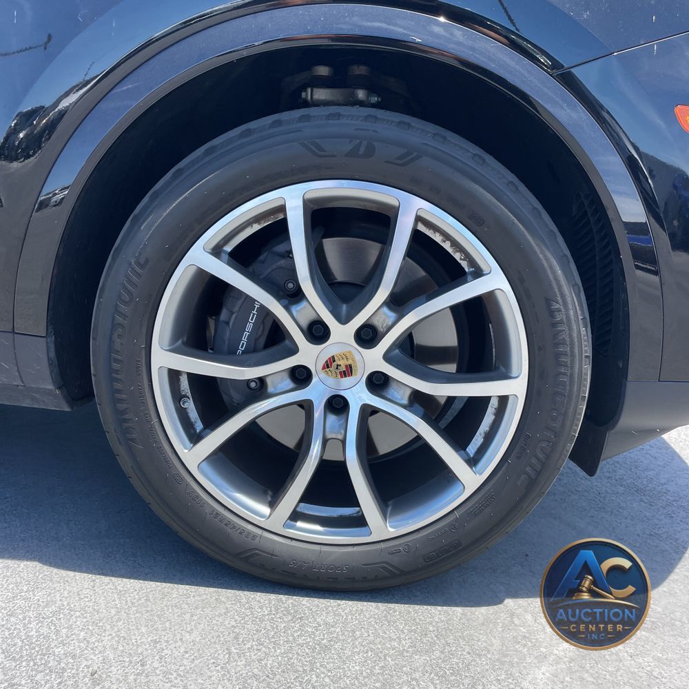 2024 Porsche Cayenne Base