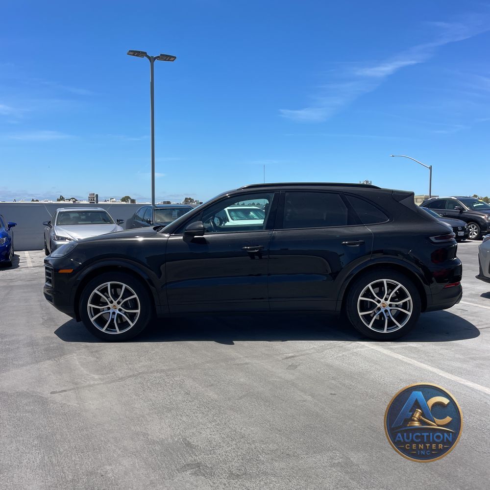 2024 Porsche Cayenne Base