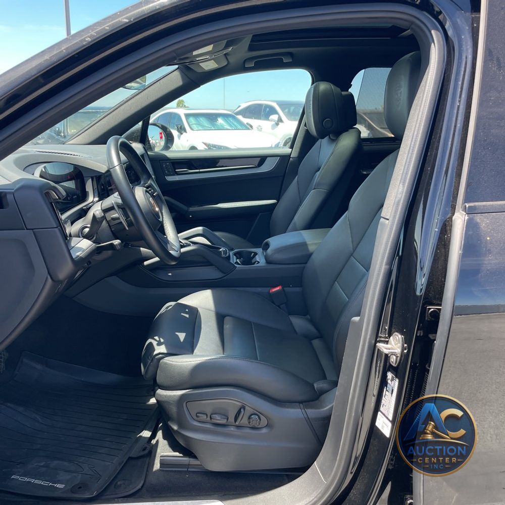 2024 Porsche Cayenne Base