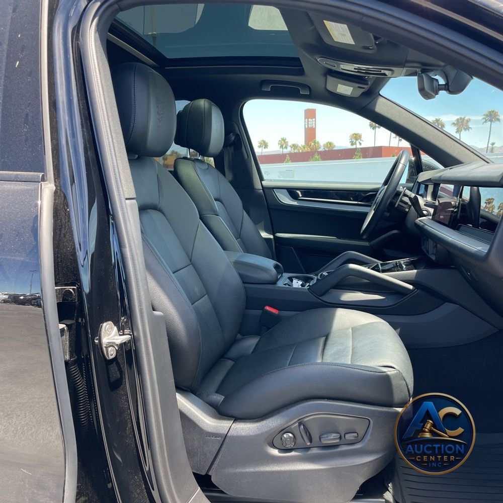 2024 Porsche Cayenne Base