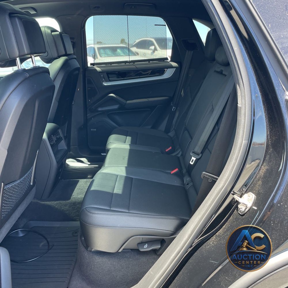 2024 Porsche Cayenne Base