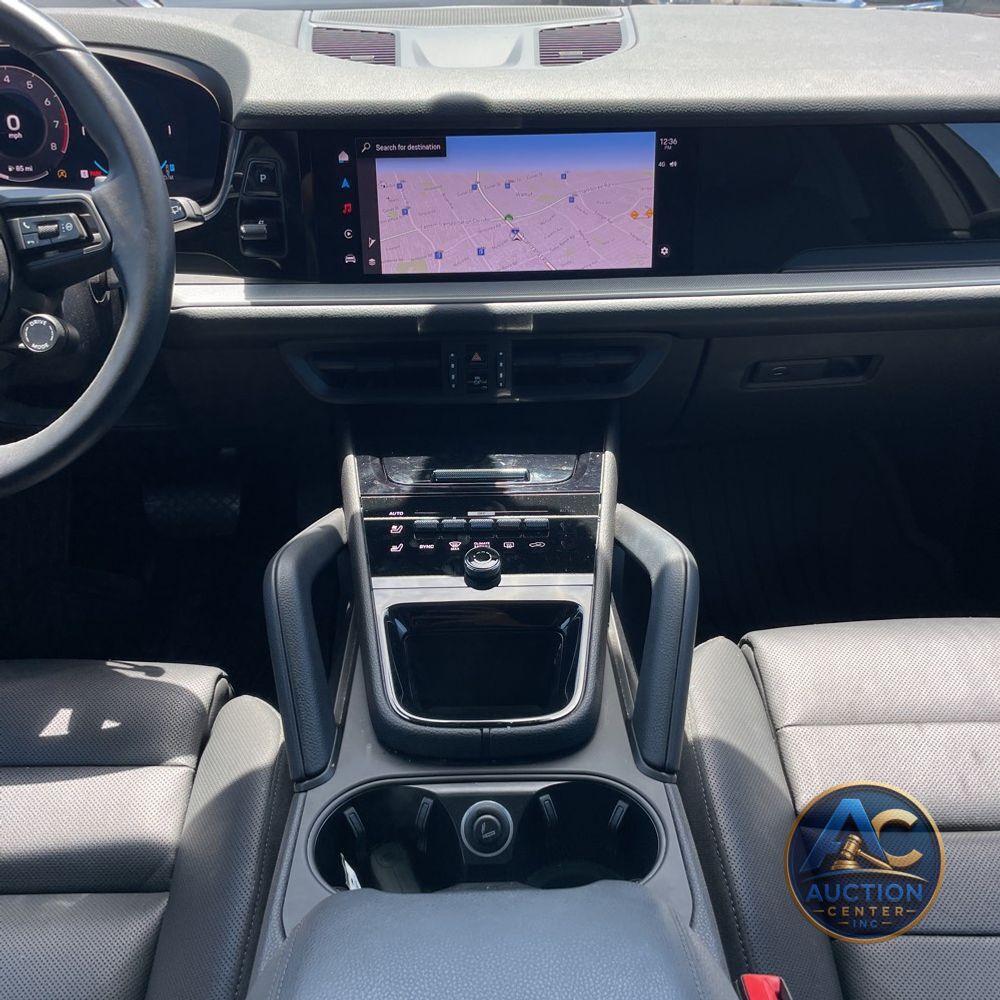 2024 Porsche Cayenne Base