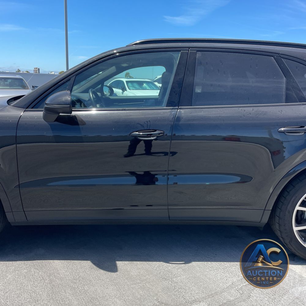 2024 Porsche Cayenne Base