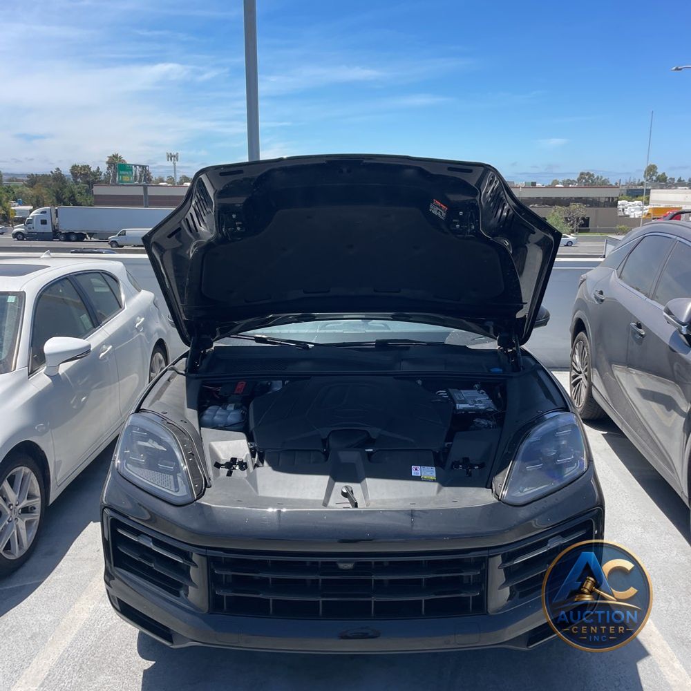 2024 Porsche Cayenne Base