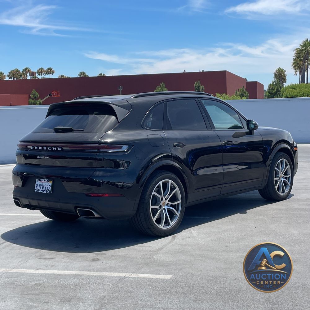 2024 Porsche Cayenne Base