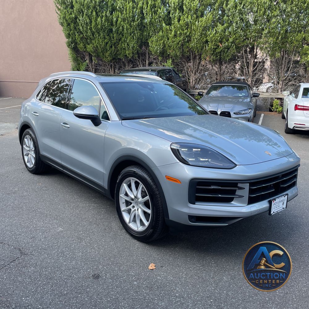 2024 Porsche Cayenne Base