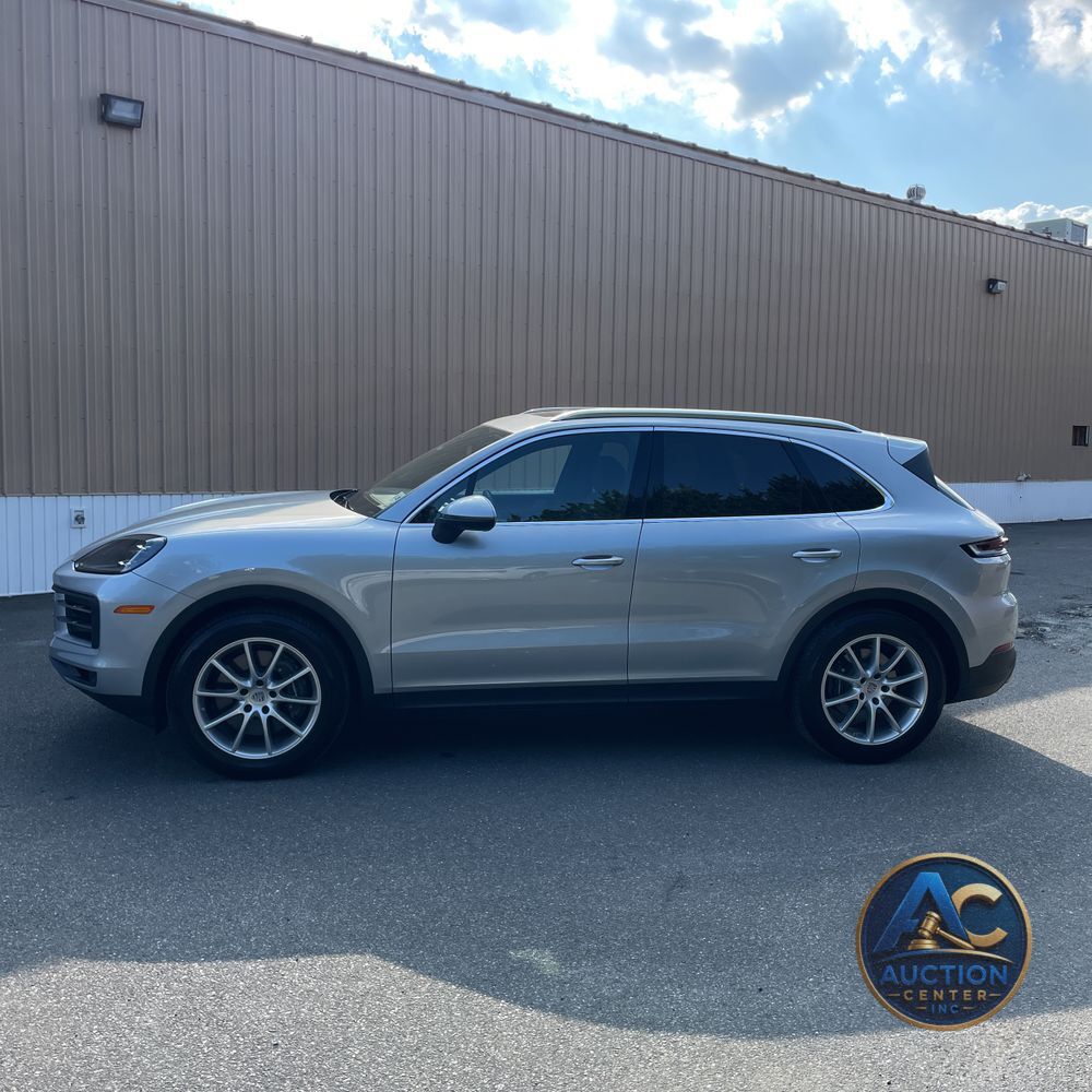 2024 Porsche Cayenne Base