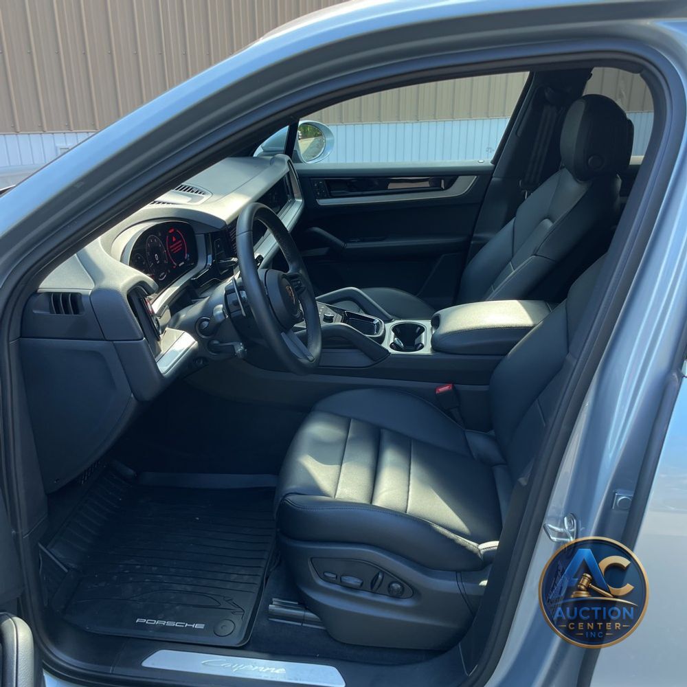 2024 Porsche Cayenne Base