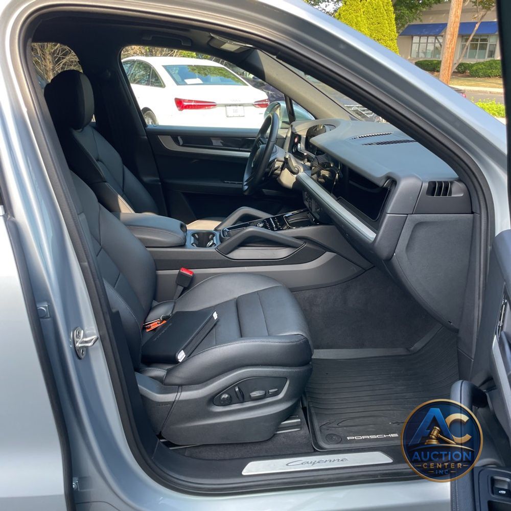 2024 Porsche Cayenne Base