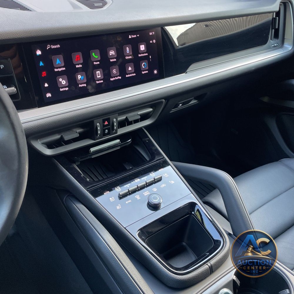 2024 Porsche Cayenne Base