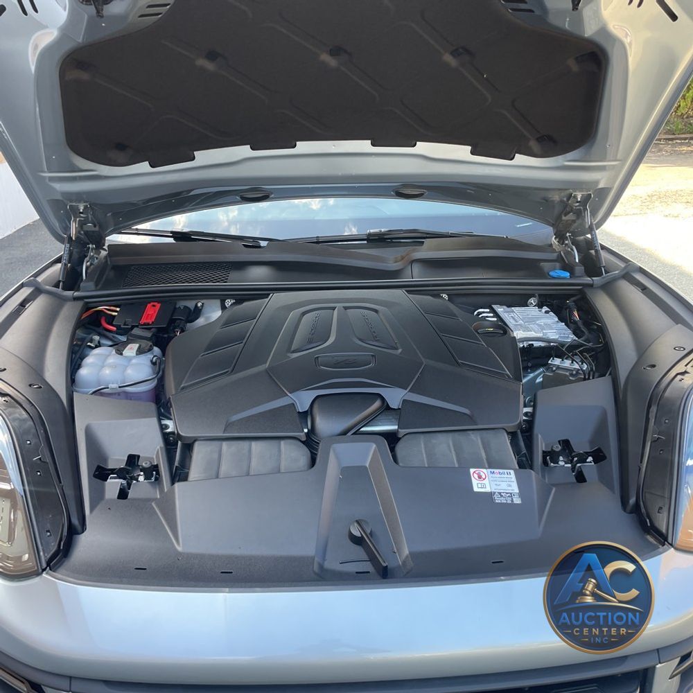 2024 Porsche Cayenne Base