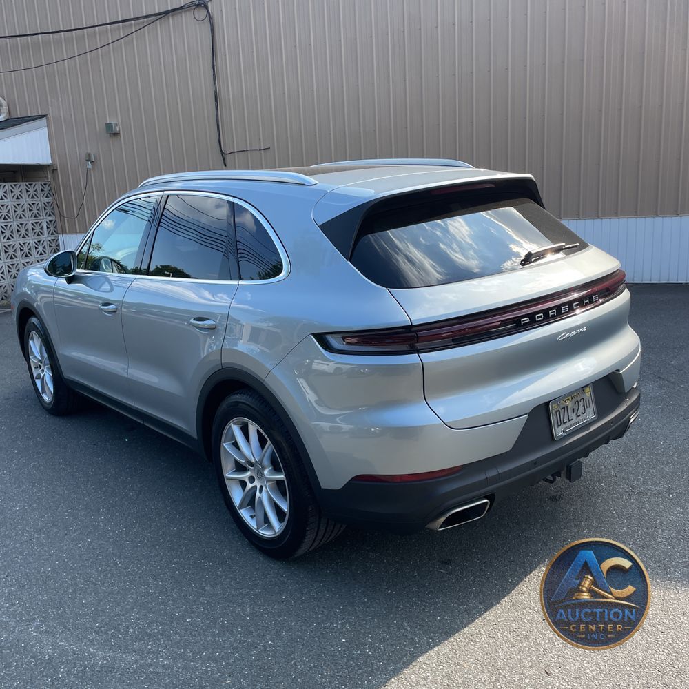 2024 Porsche Cayenne Base