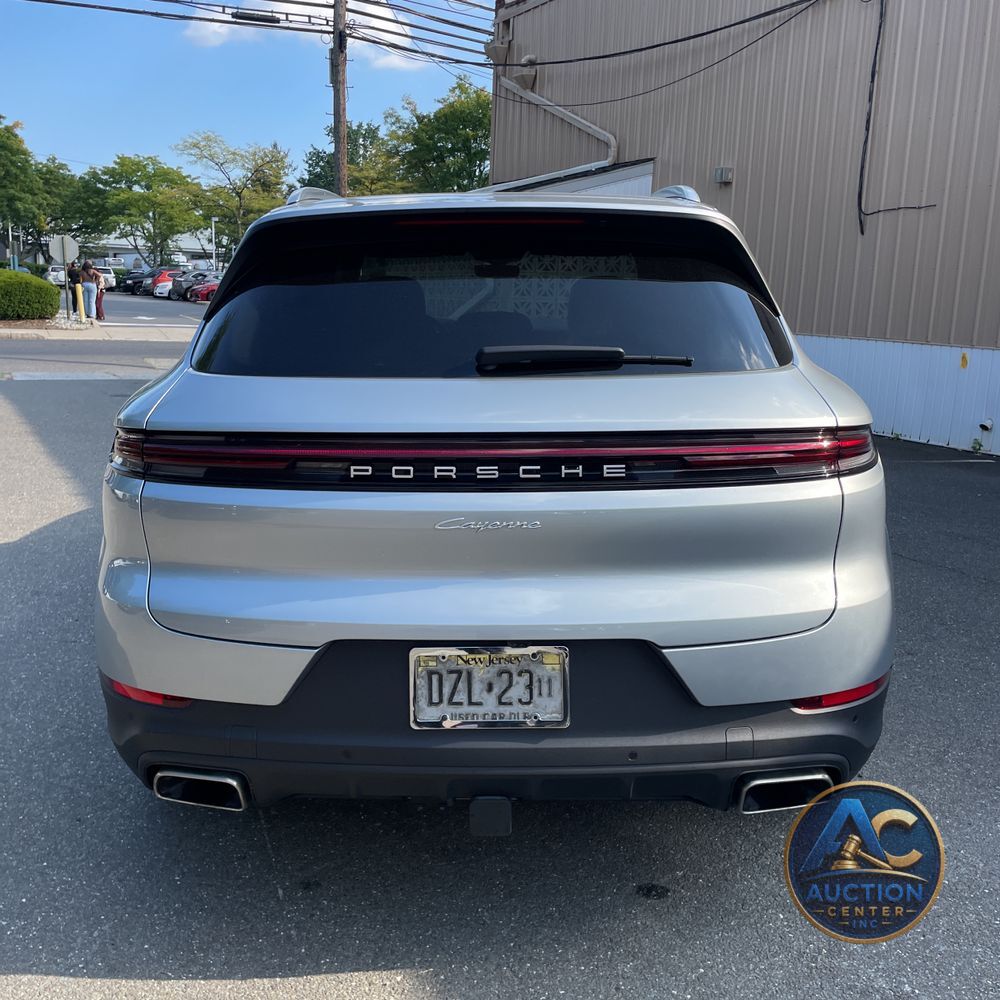 2024 Porsche Cayenne Base