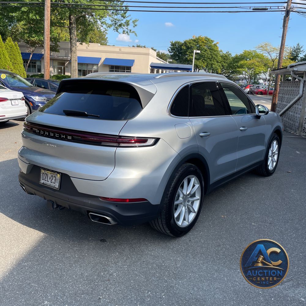 2024 Porsche Cayenne Base