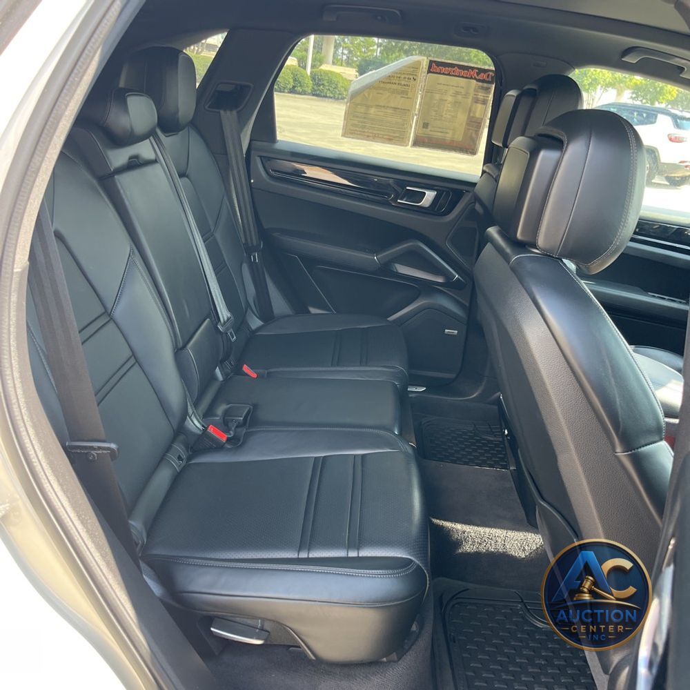 2021 Porsche Cayenne Base