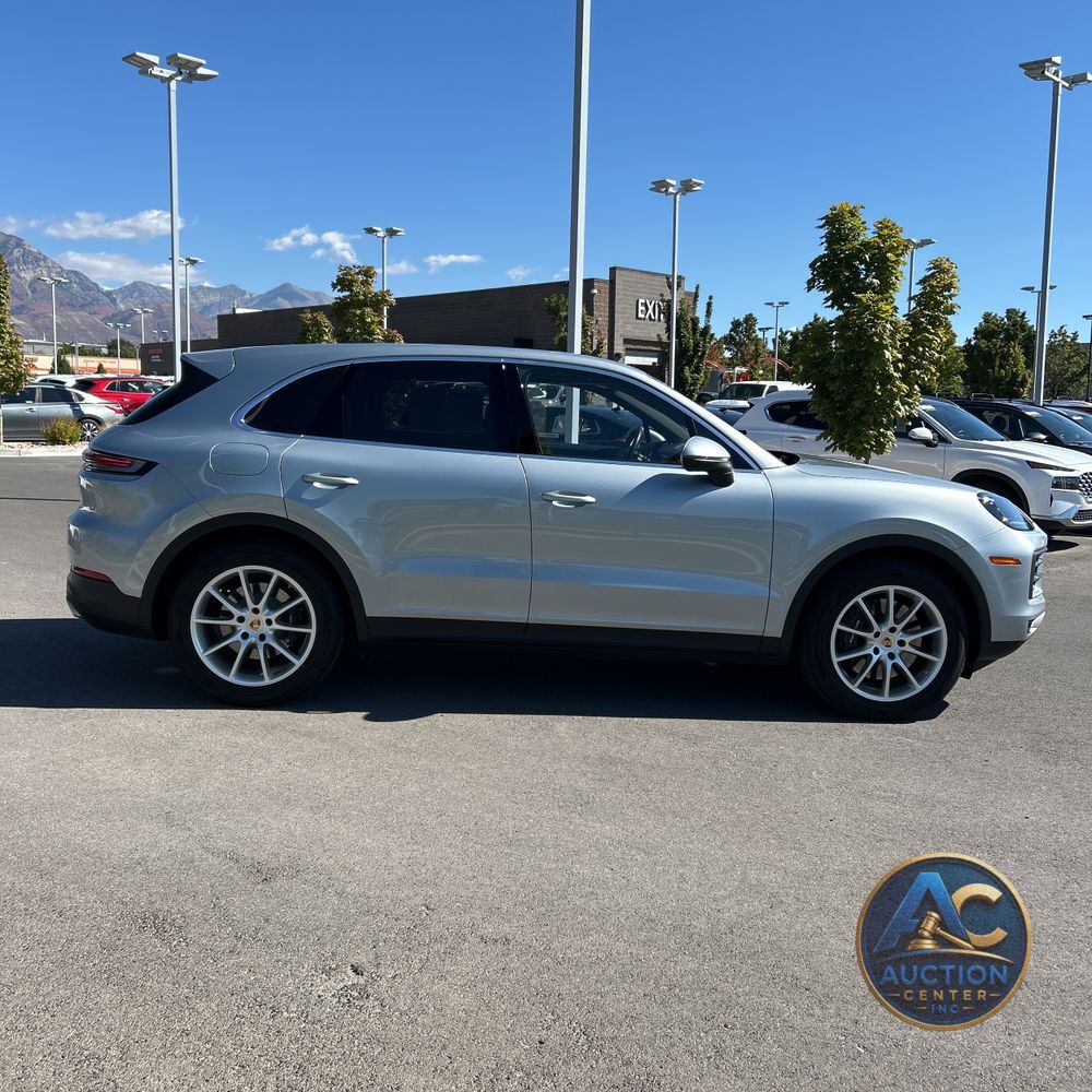 2024 Porsche Cayenne Base