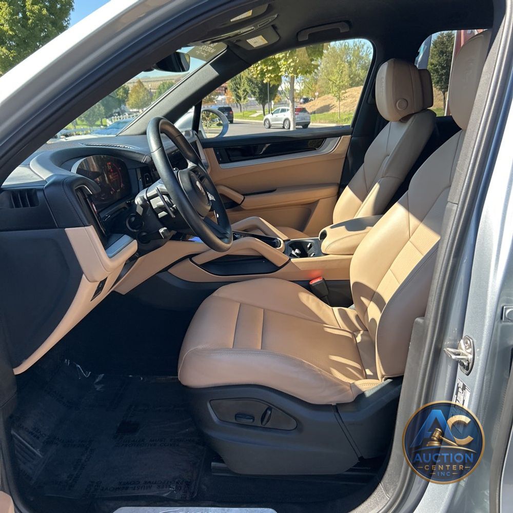 2024 Porsche Cayenne Base