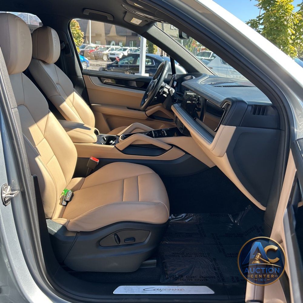 2024 Porsche Cayenne Base