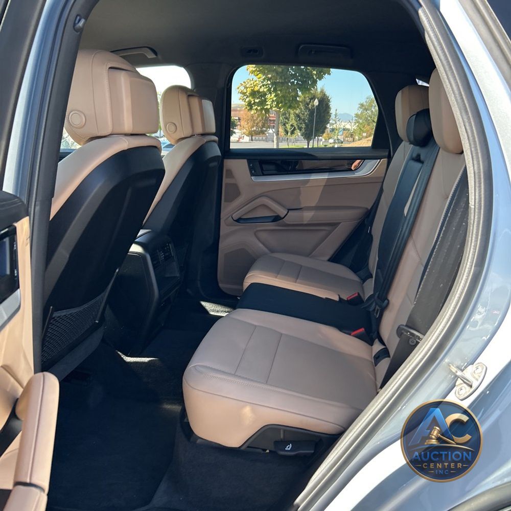 2024 Porsche Cayenne Base