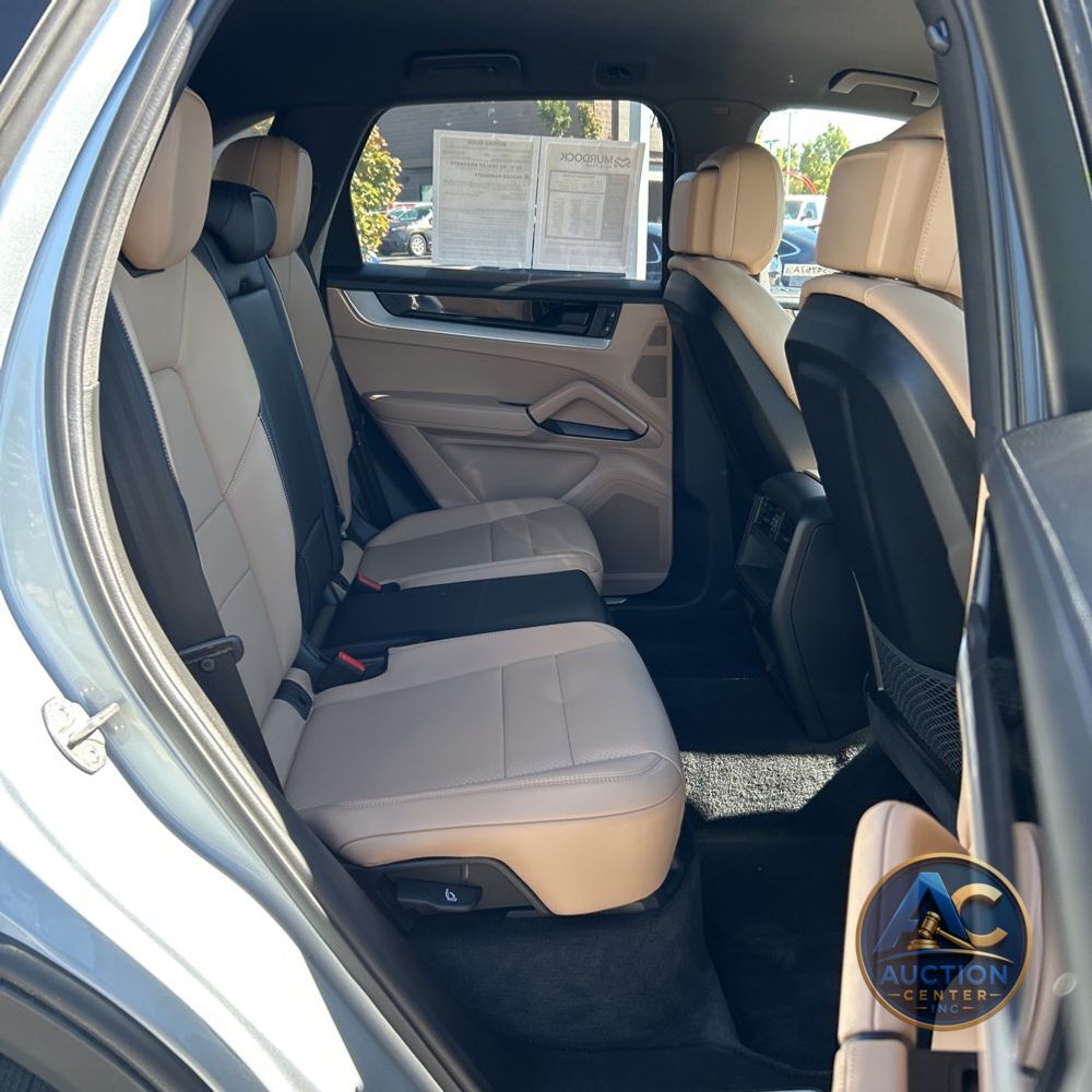 2024 Porsche Cayenne Base