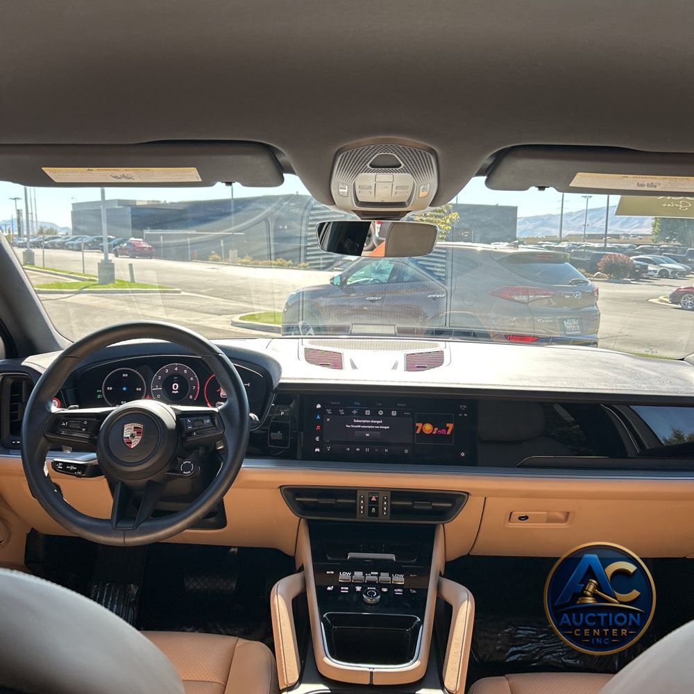 2024 Porsche Cayenne Base