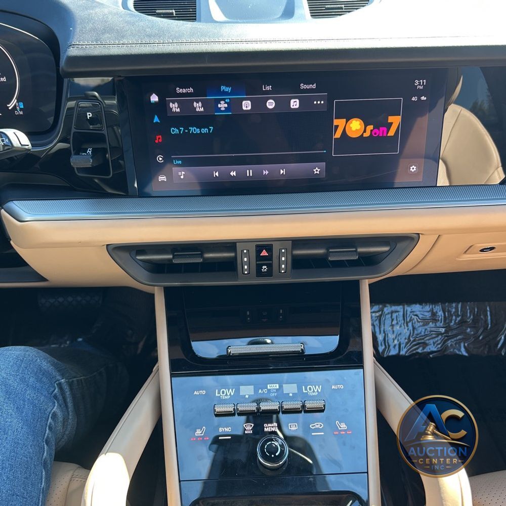 2024 Porsche Cayenne Base