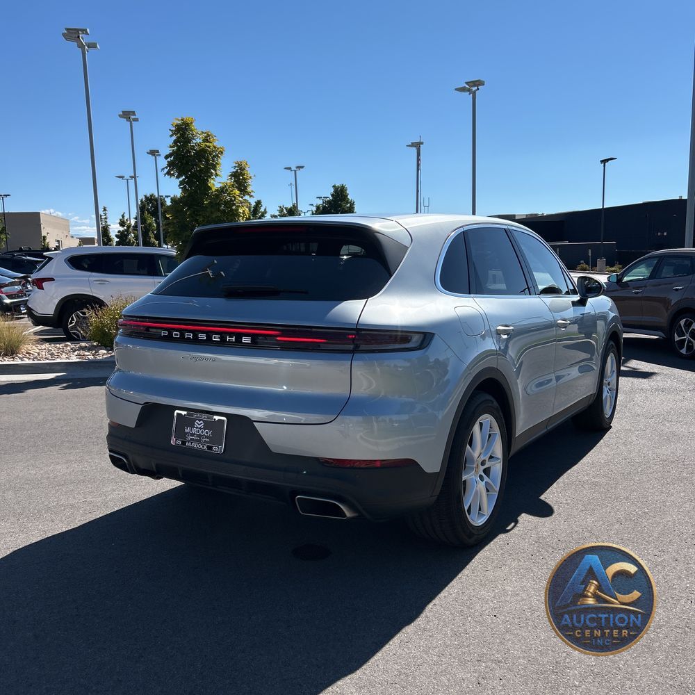 2024 Porsche Cayenne Base