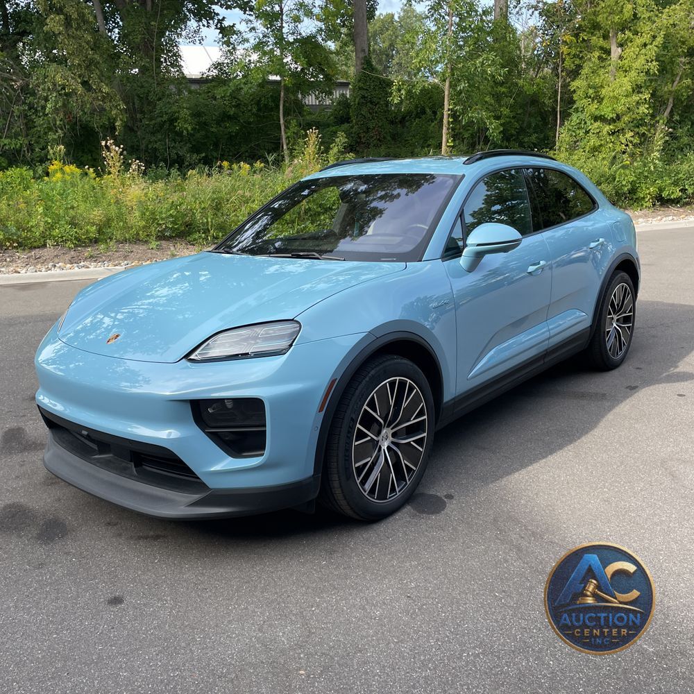 2024 Porsche Macan EV 4