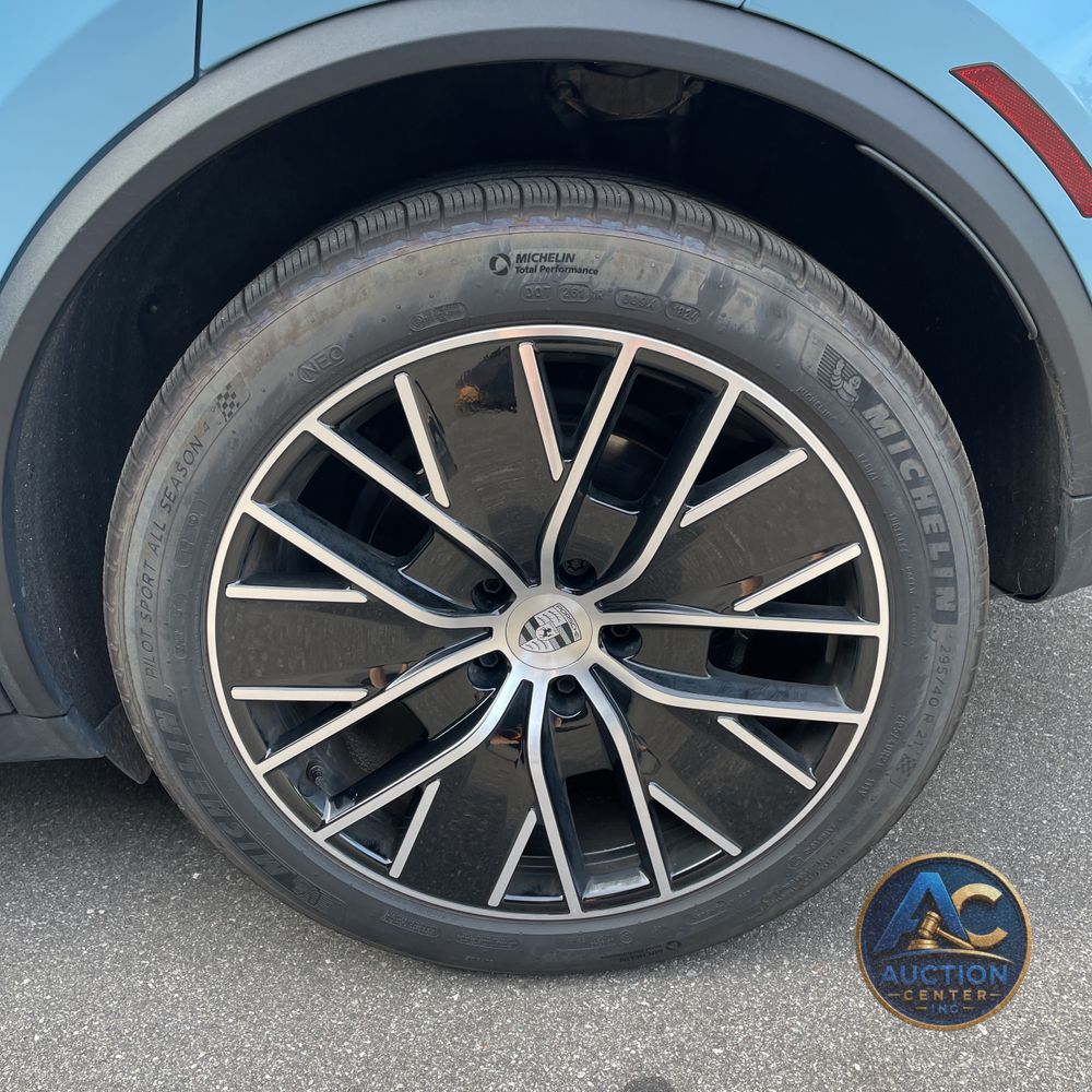 2024 Porsche Macan EV 4