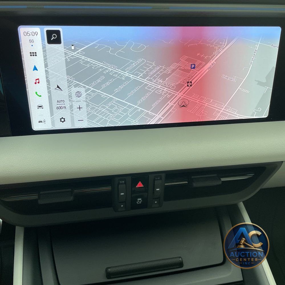 2024 Porsche Macan EV 4