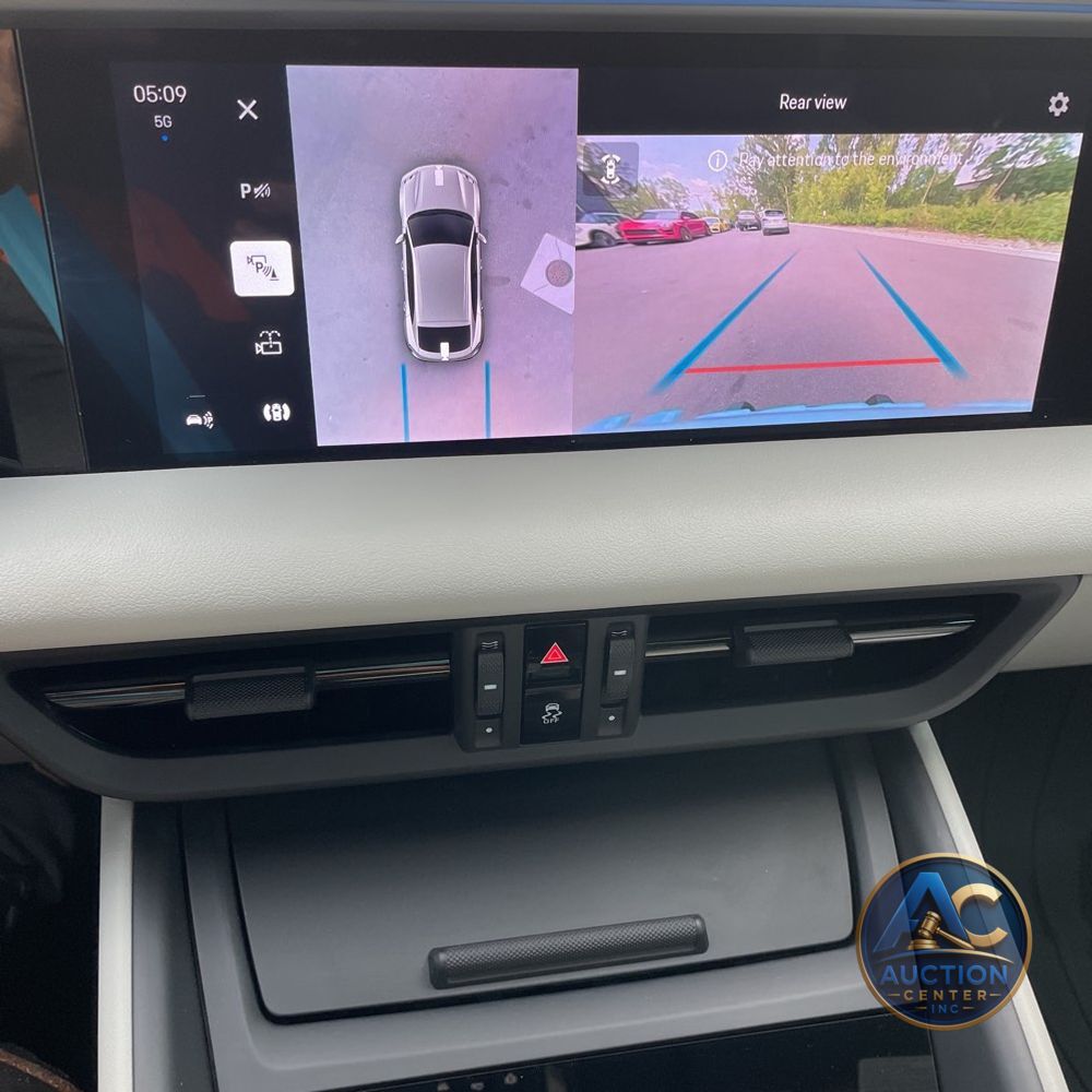 2024 Porsche Macan EV 4