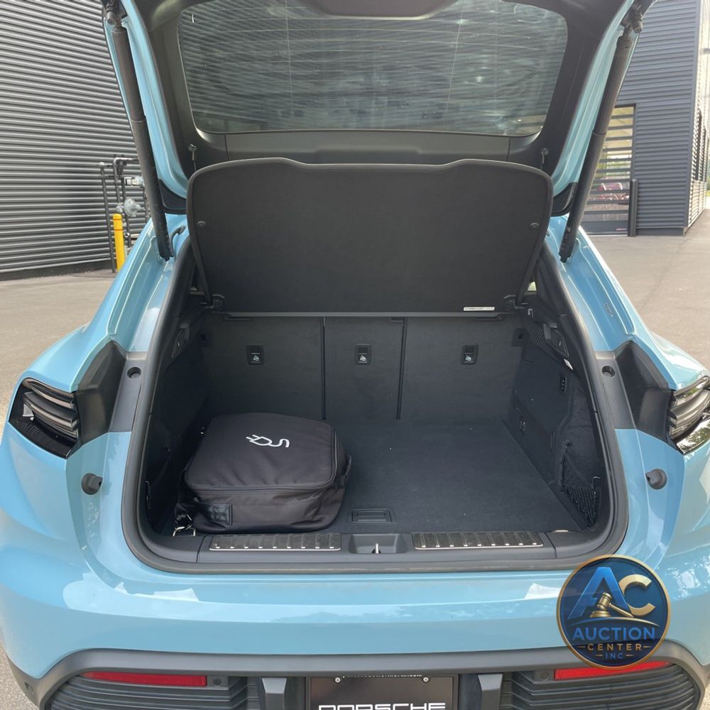 2024 Porsche Macan EV 4