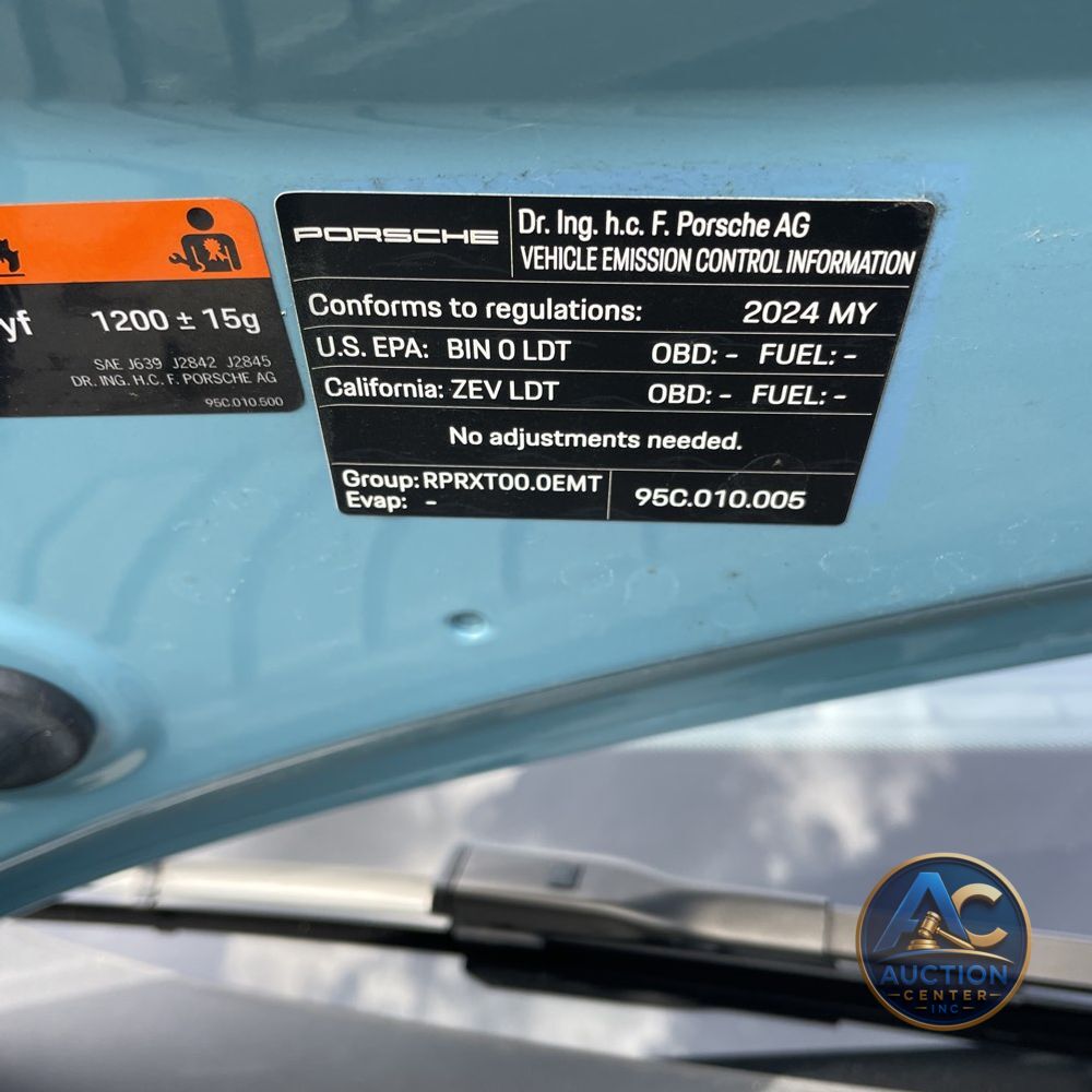 2024 Porsche Macan EV 4