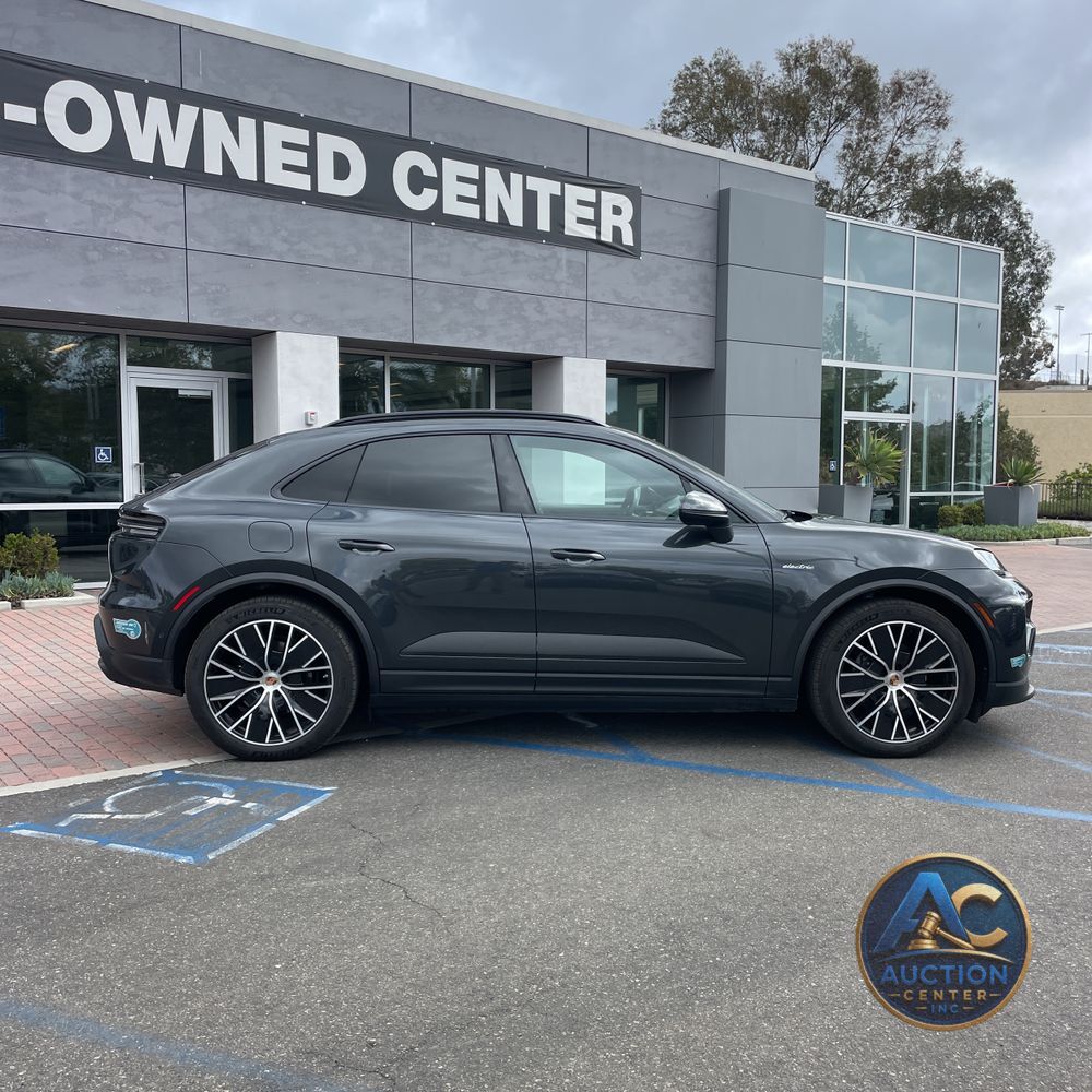2024 Porsche Macan EV 4