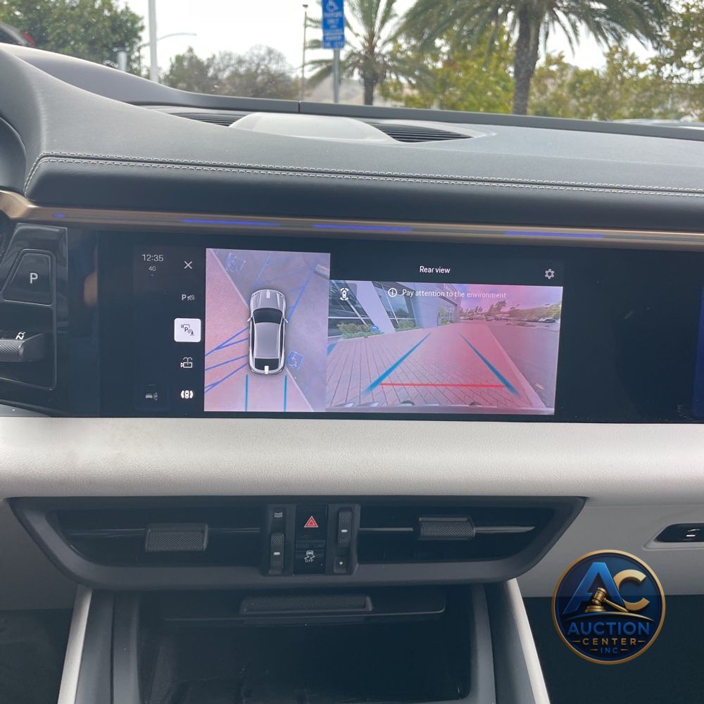 2024 Porsche Macan EV 4