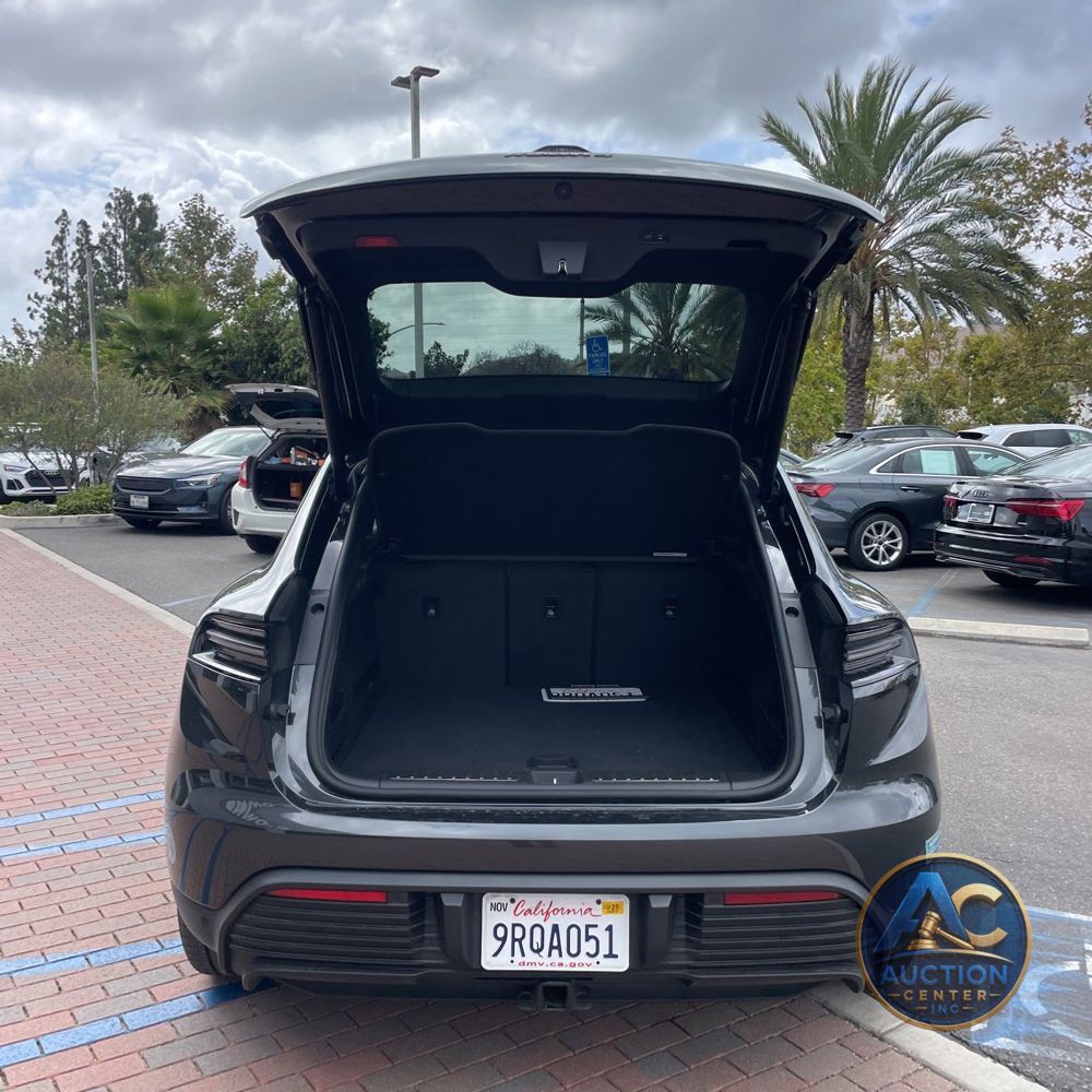 2024 Porsche Macan EV 4