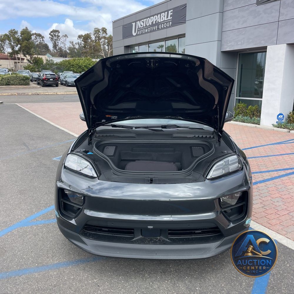 2024 Porsche Macan EV 4