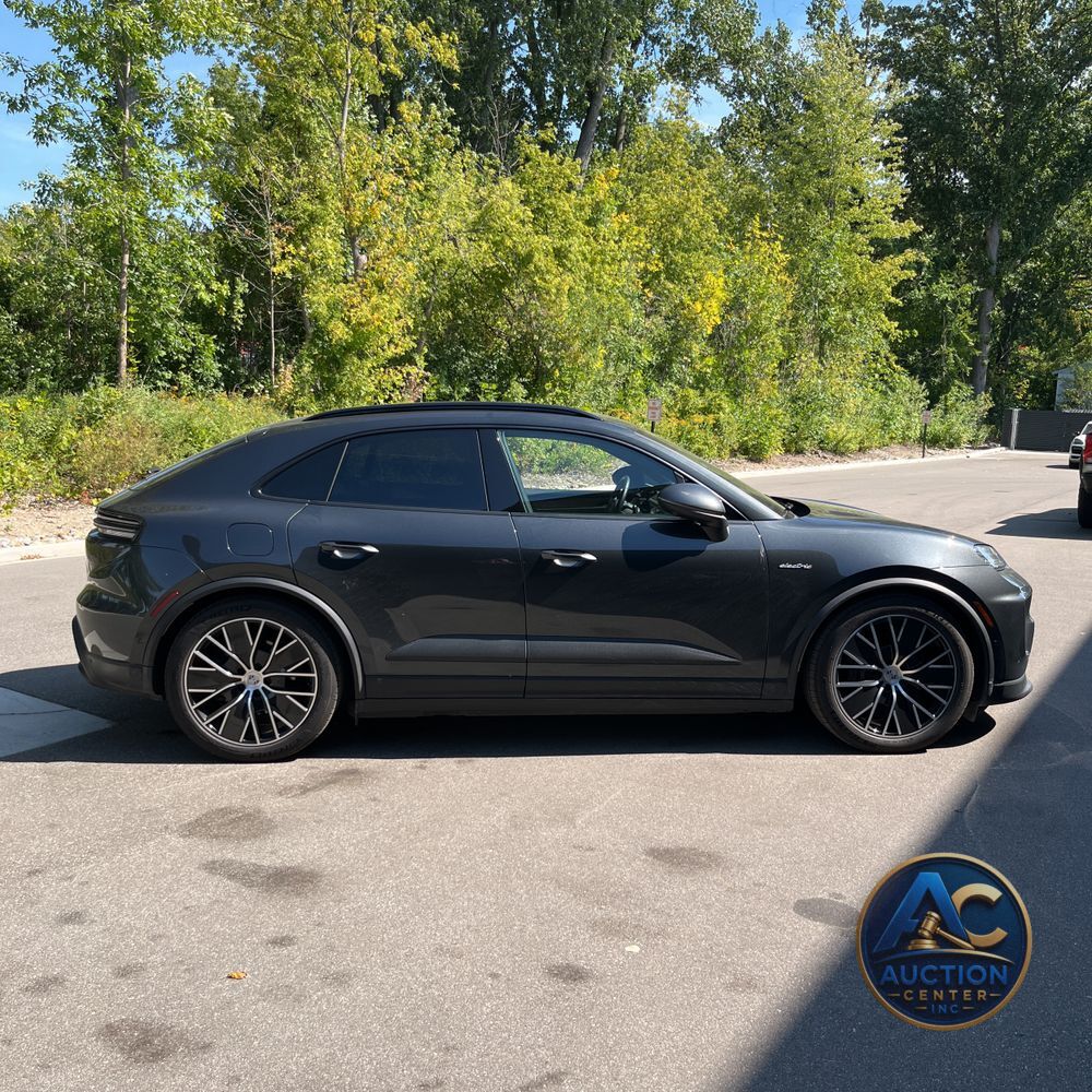 2024 Porsche Macan EV 4
