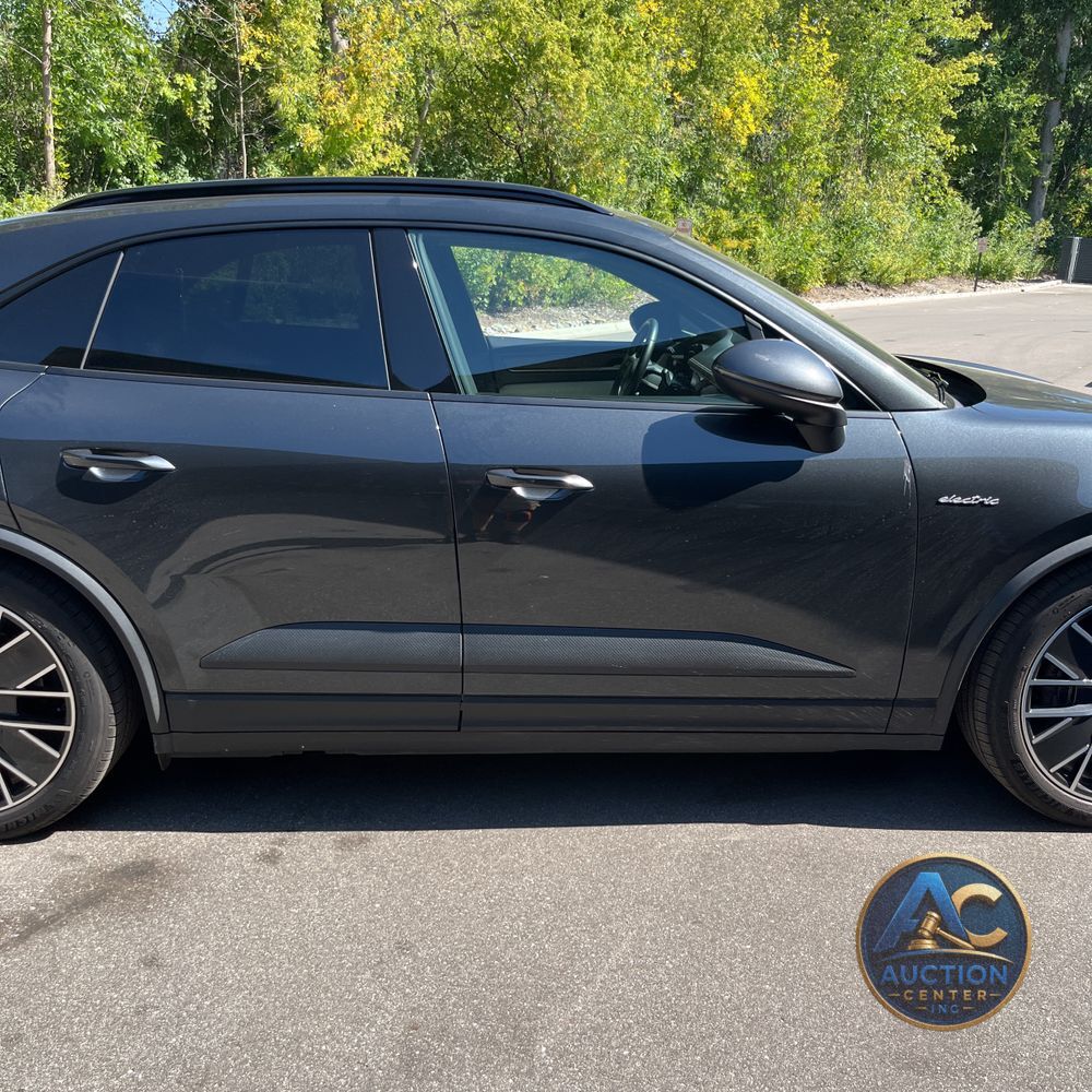 2024 Porsche Macan EV 4
