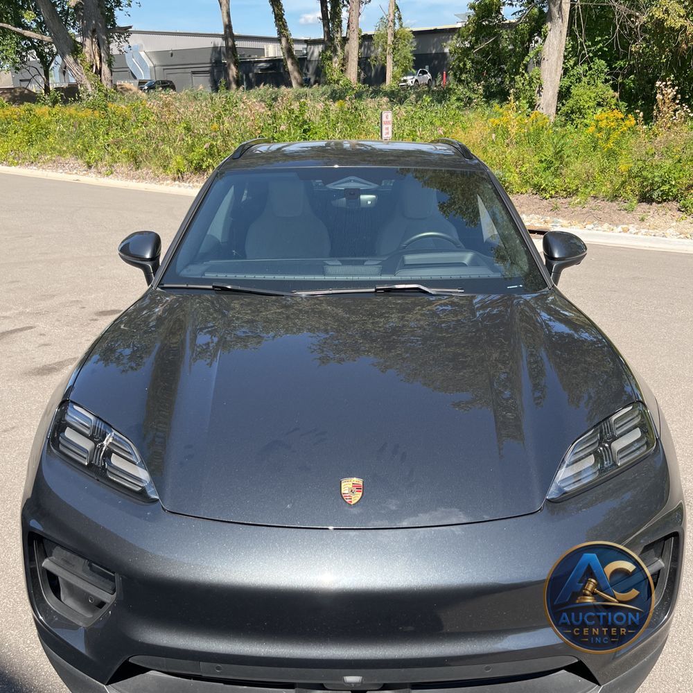 2024 Porsche Macan EV 4