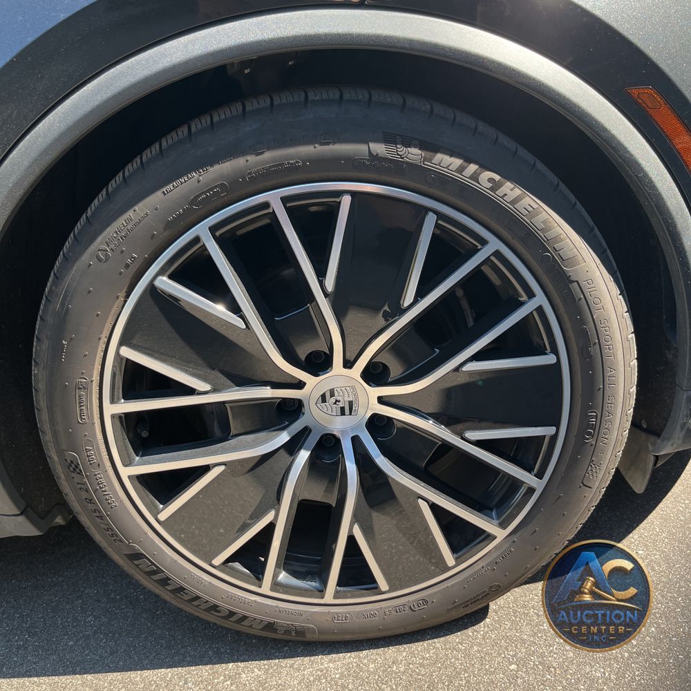2024 Porsche Macan EV 4