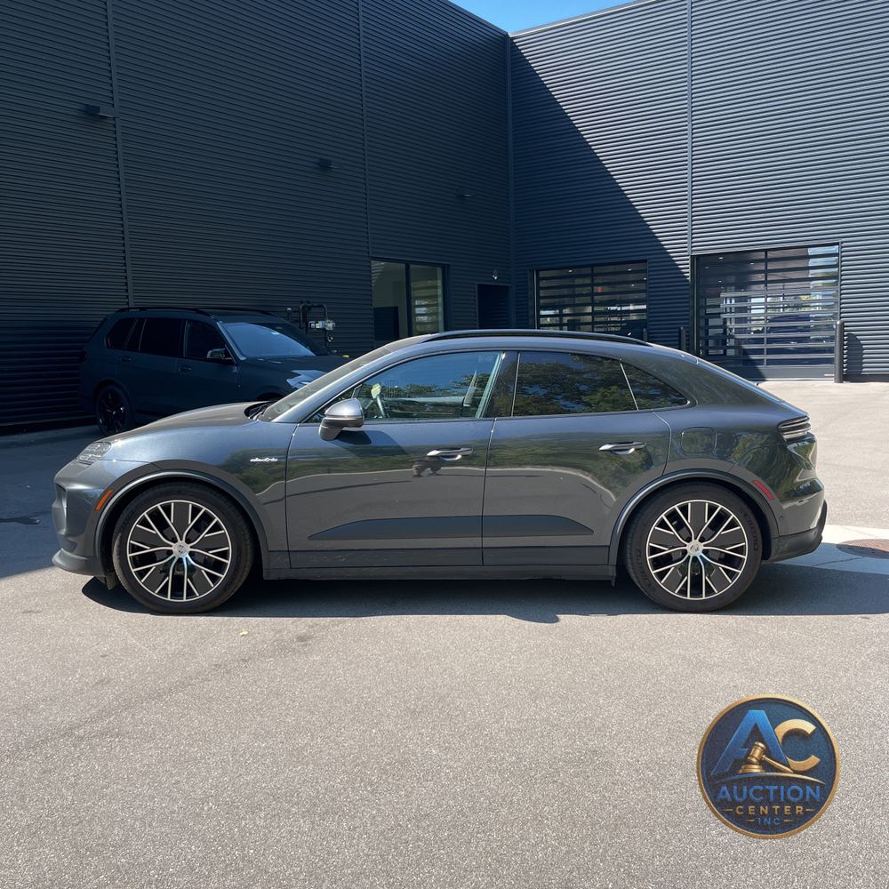 2024 Porsche Macan EV 4