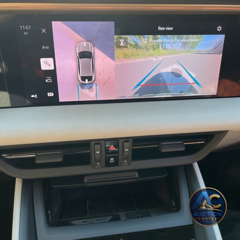 2024 Porsche Macan EV 4