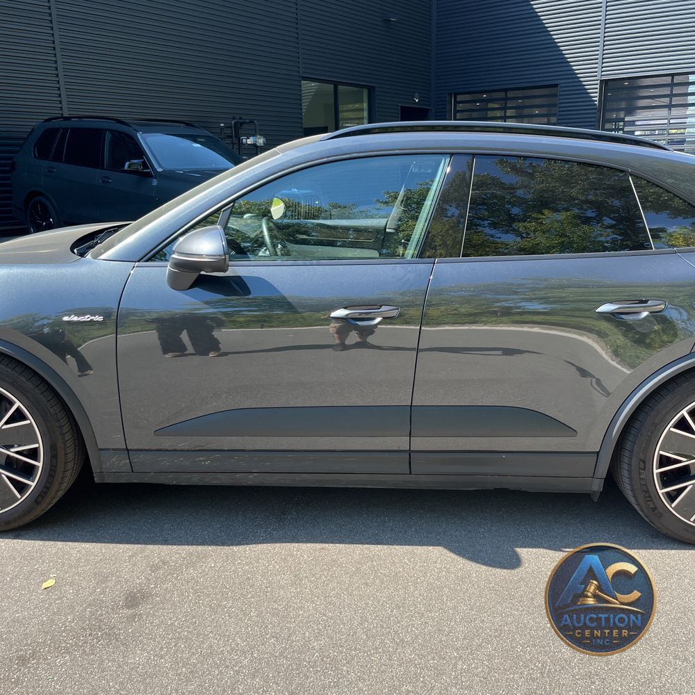 2024 Porsche Macan EV 4