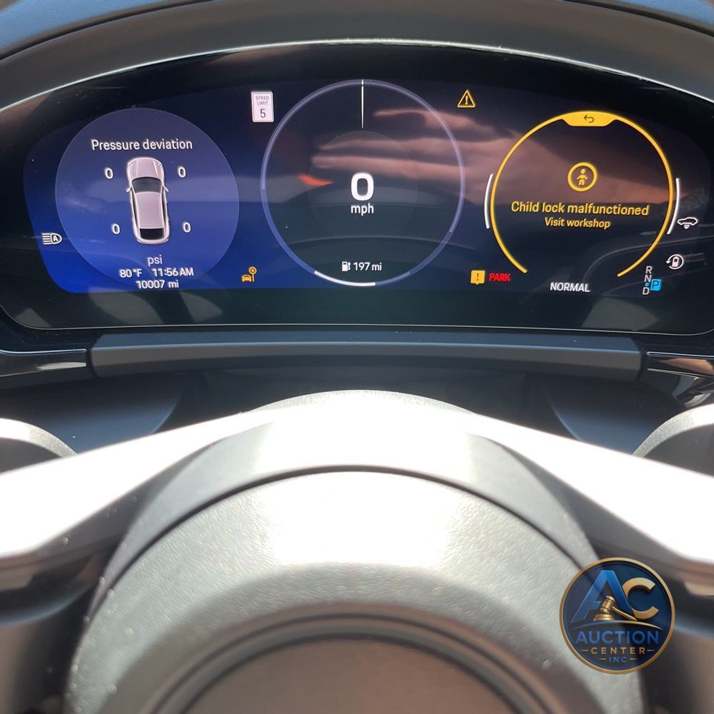 2024 Porsche Macan EV 4