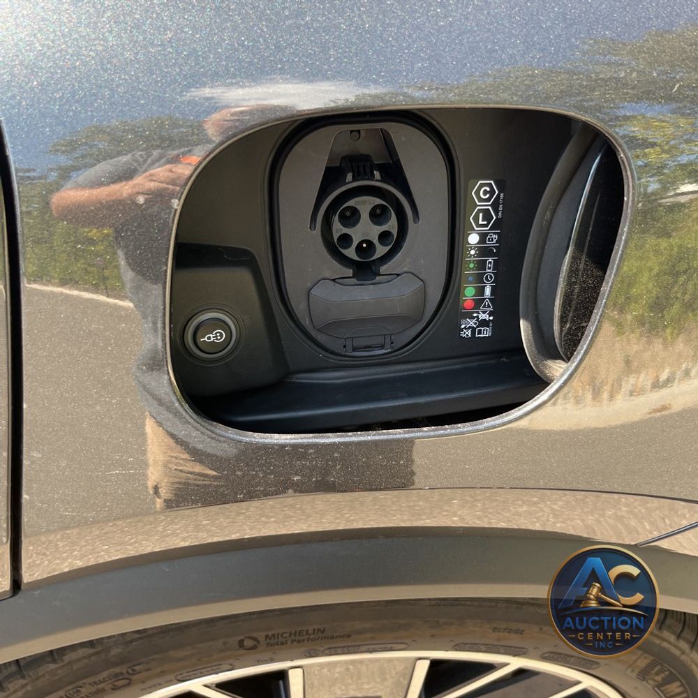 2024 Porsche Macan EV 4