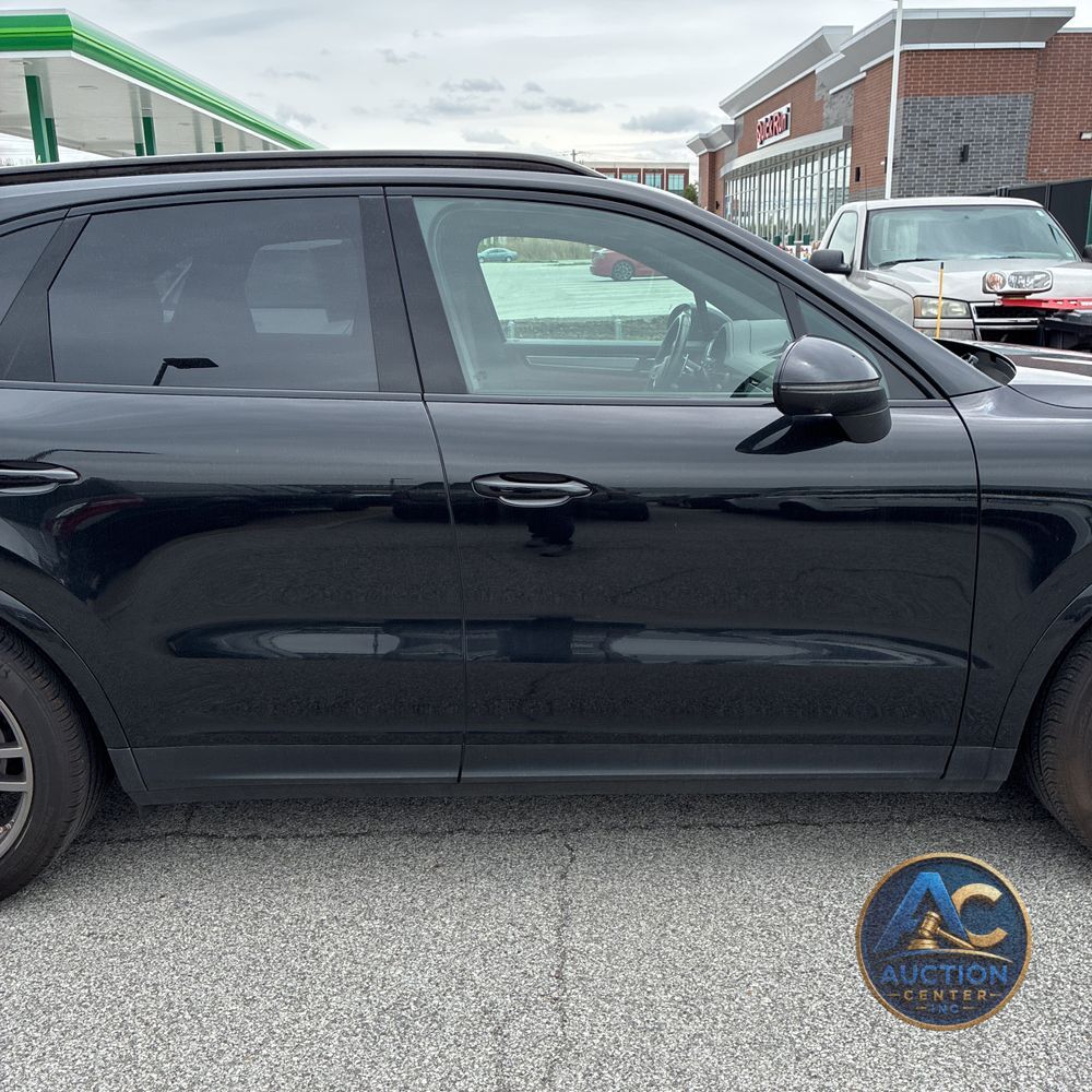 2023 Porsche Cayenne S Platinum Edition