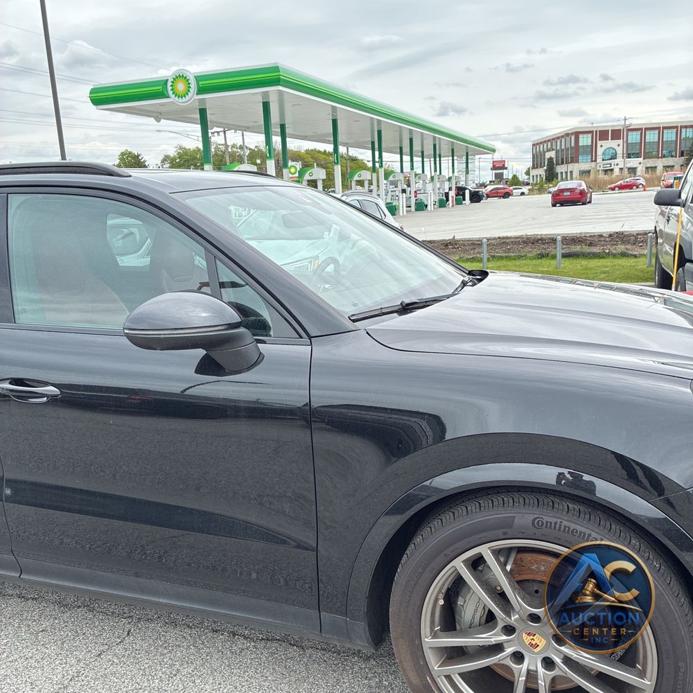 2023 Porsche Cayenne S Platinum Edition